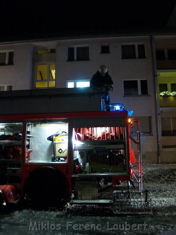 Feuer in Kueche Koeln Vingst Homarstr P708.JPG